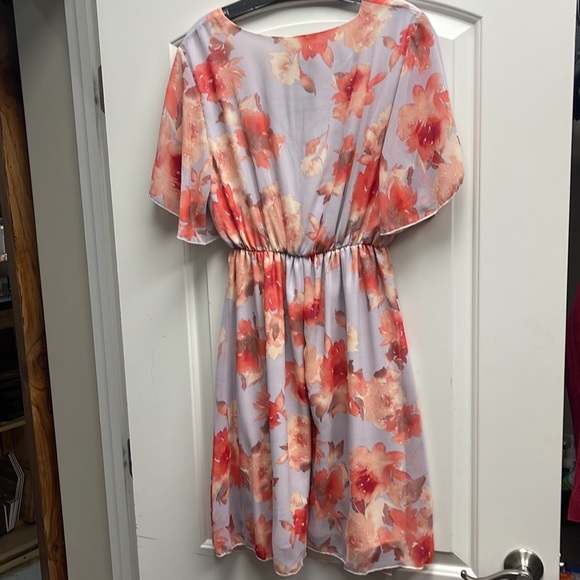 Haptics Floral Dress - Picture 2 of 3